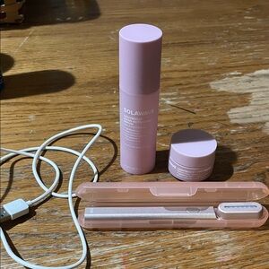 Solawave 4 in 1 wand with accessories